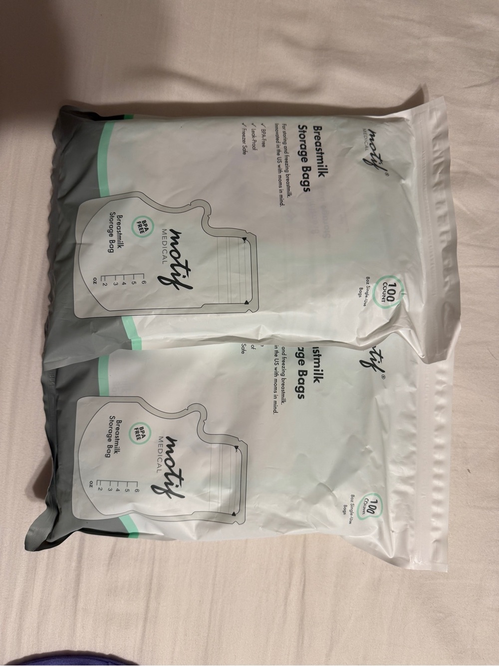 Motif Medical Breastmilk Storage Bags - White and Mint (100 Count)